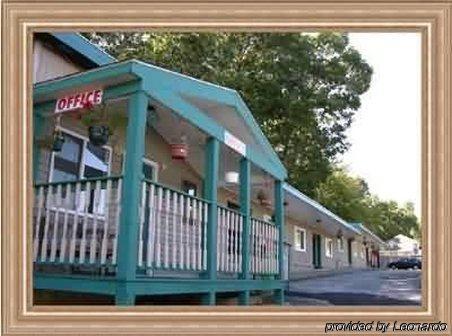 Budget Inn Северен Кингстаун Екстериор снимка